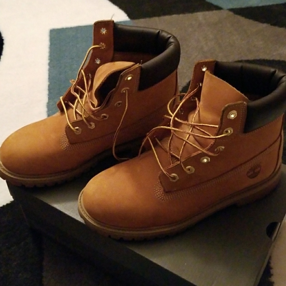 Men's Chukka Timberland size 7.5